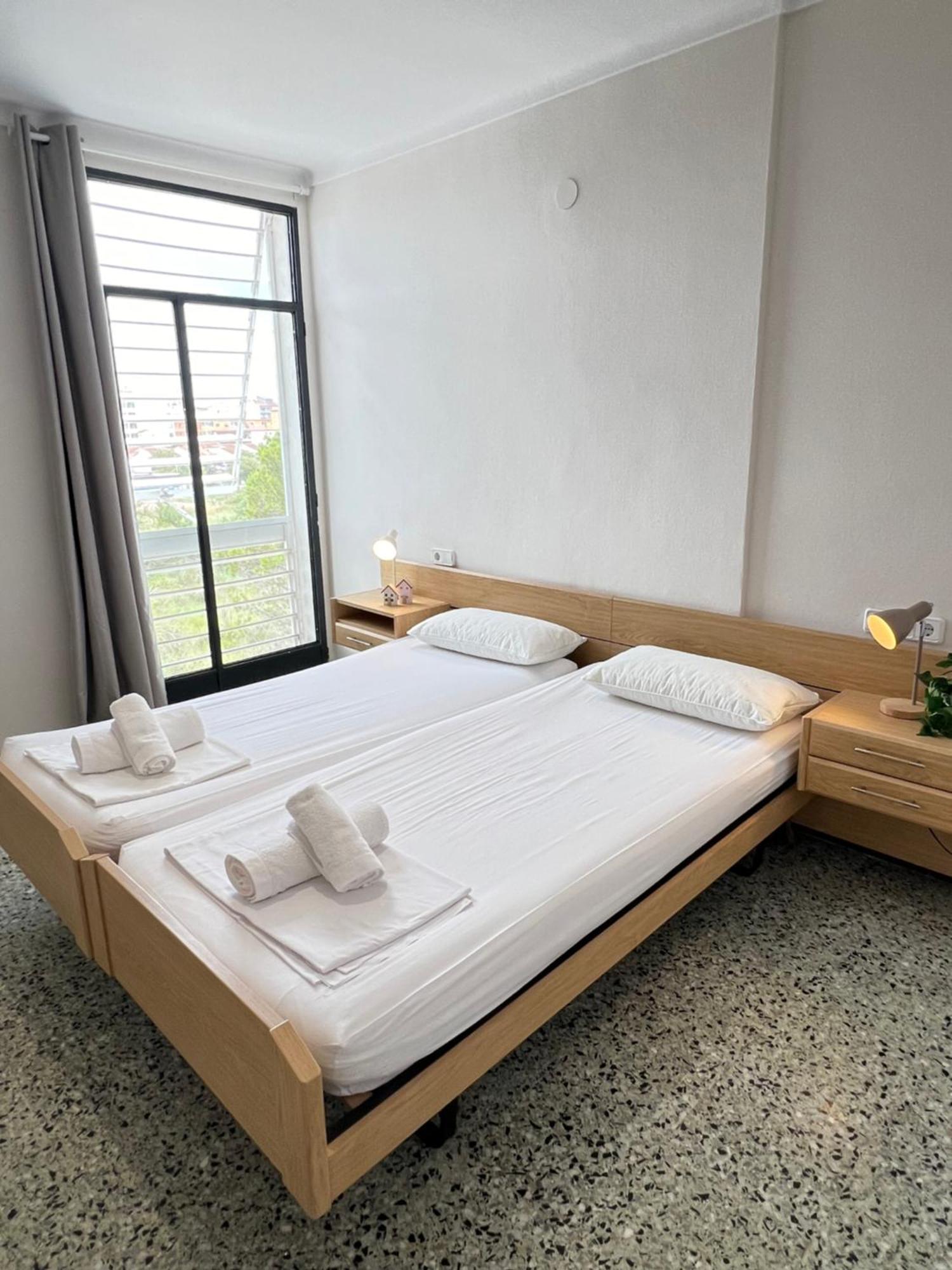 3 Apartment, 500m To Beach, Swimming Pool, Terrace Apartment Roses