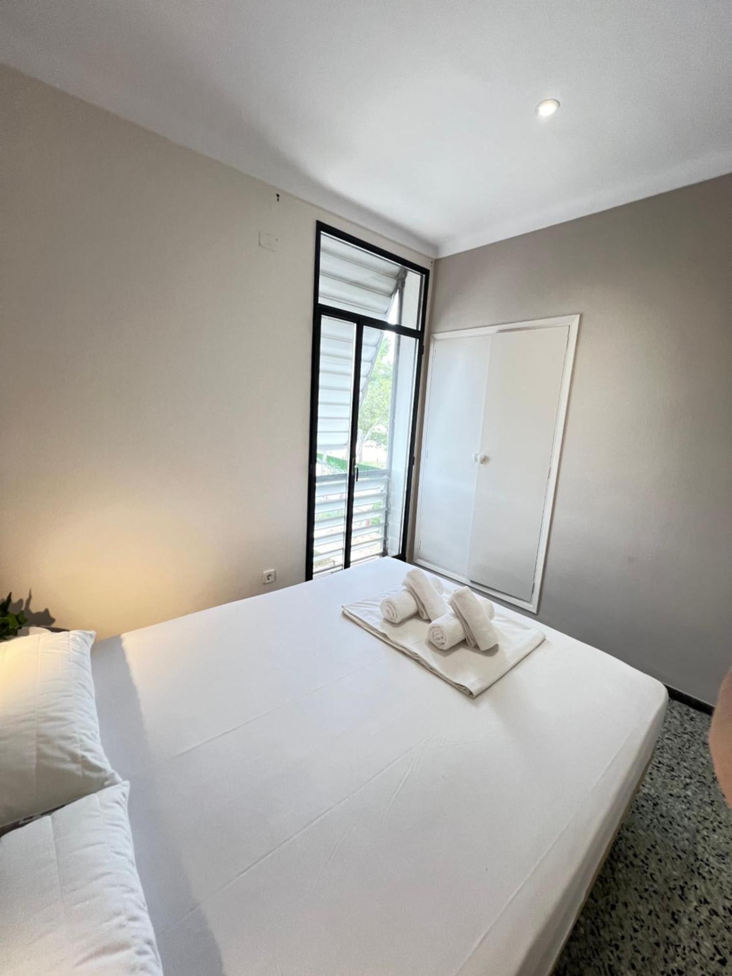 3 Apartment, 500m To Beach, Swimming Pool, Terrace * Roses