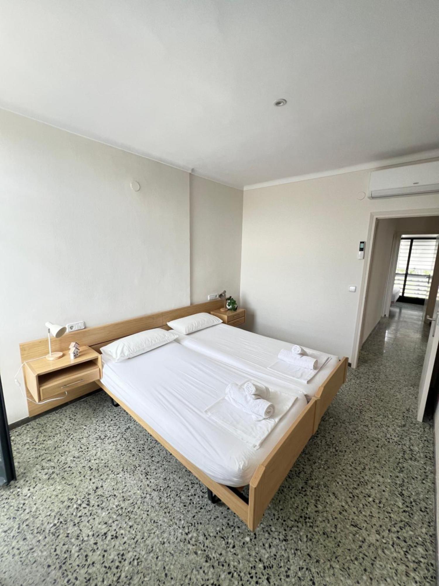 3 Apartment, 500m To Beach, Swimming Pool, Terrace Apartment Roses