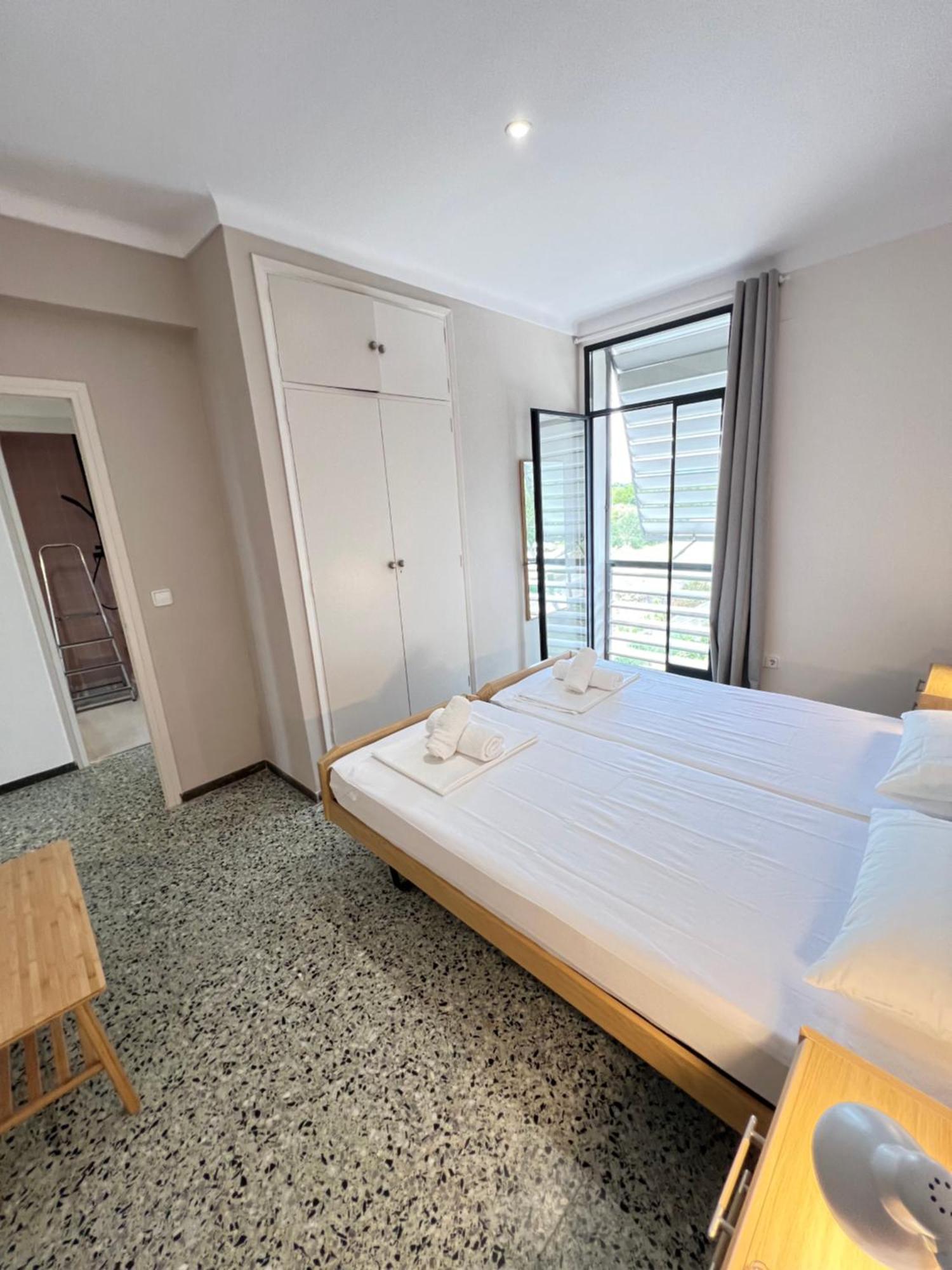 Apartment 3 Apartment, 500m To Beach, Swimming Pool, Terrace